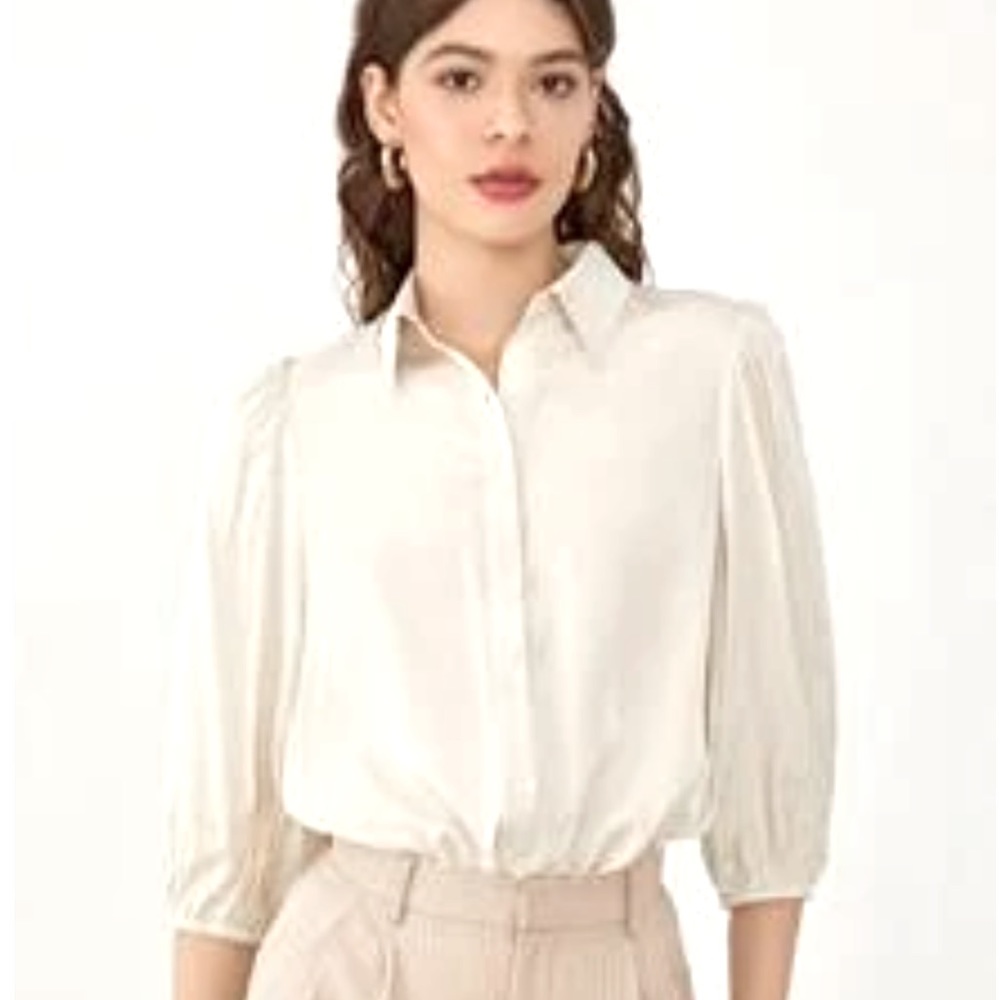 Collared button down blouse with 3/4 sleeves- brand new